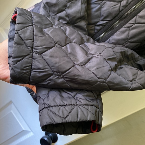 Burton Lightweight Quilted Jacket - Picture 5 of 10